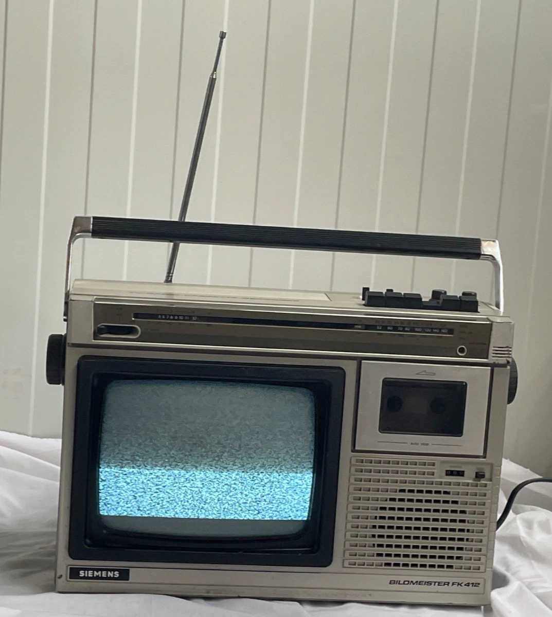 Siemens Bildmeister Fernseher mit Radio und Kassettenfach